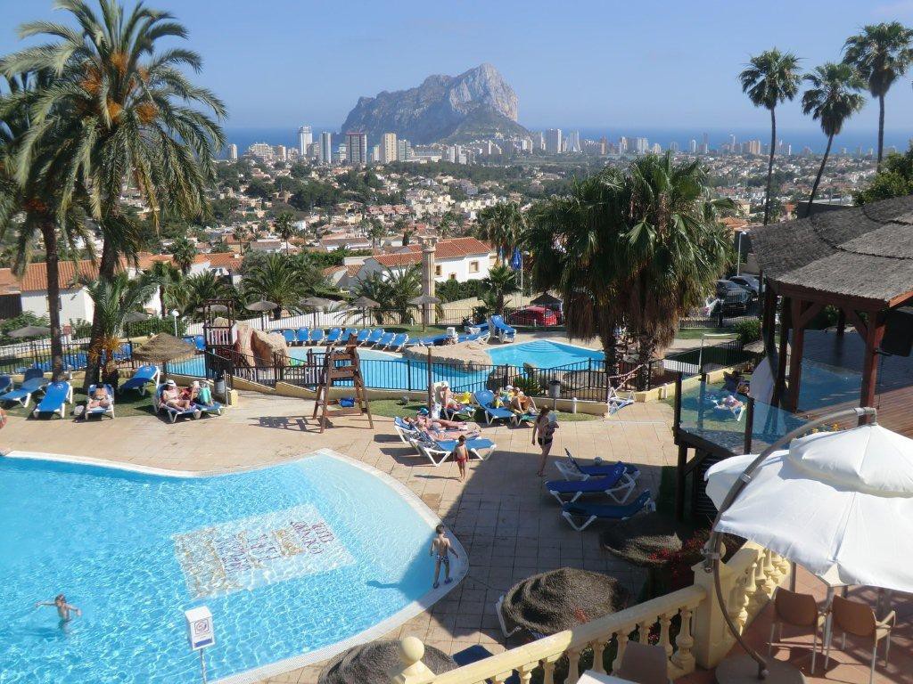 A bungalow with a sea view in Calpe Imperial Park