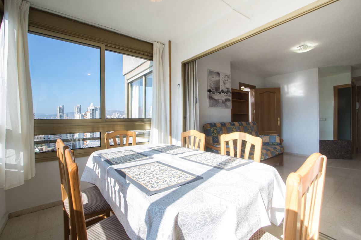 A spacious apartment near the beach in Benidorm