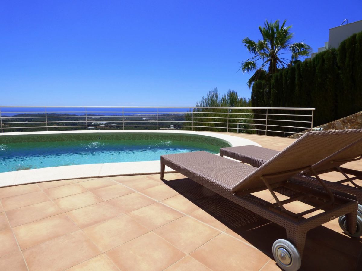 A Luxurious Villa With A Panoramic Sea View - Tripinvest.com