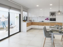 Modern apartment with 3 bedrooms, a terrace, and a patio in Guardamar del Segura